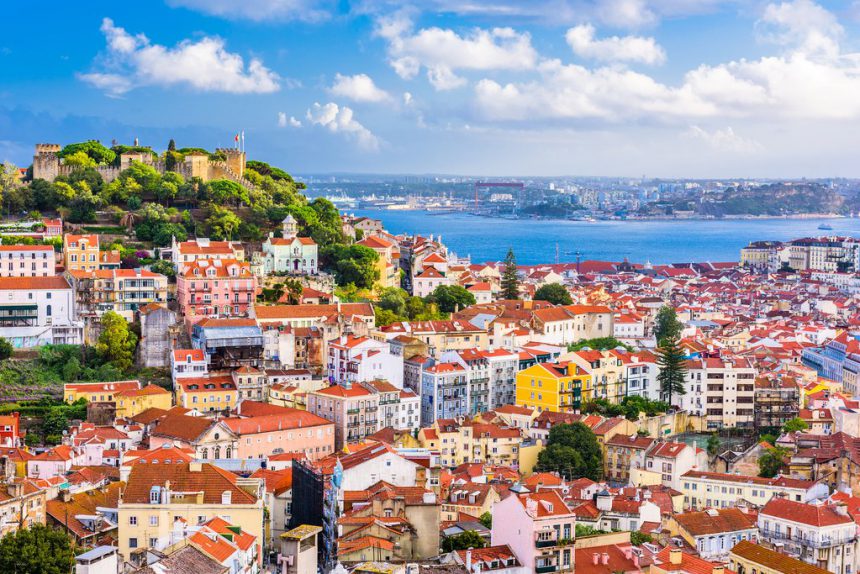 Top 5 quốc gia tốt nhất khi nghỉ hưu cho người nước ngoài giàu có gọi tên Bồ Đào Nha