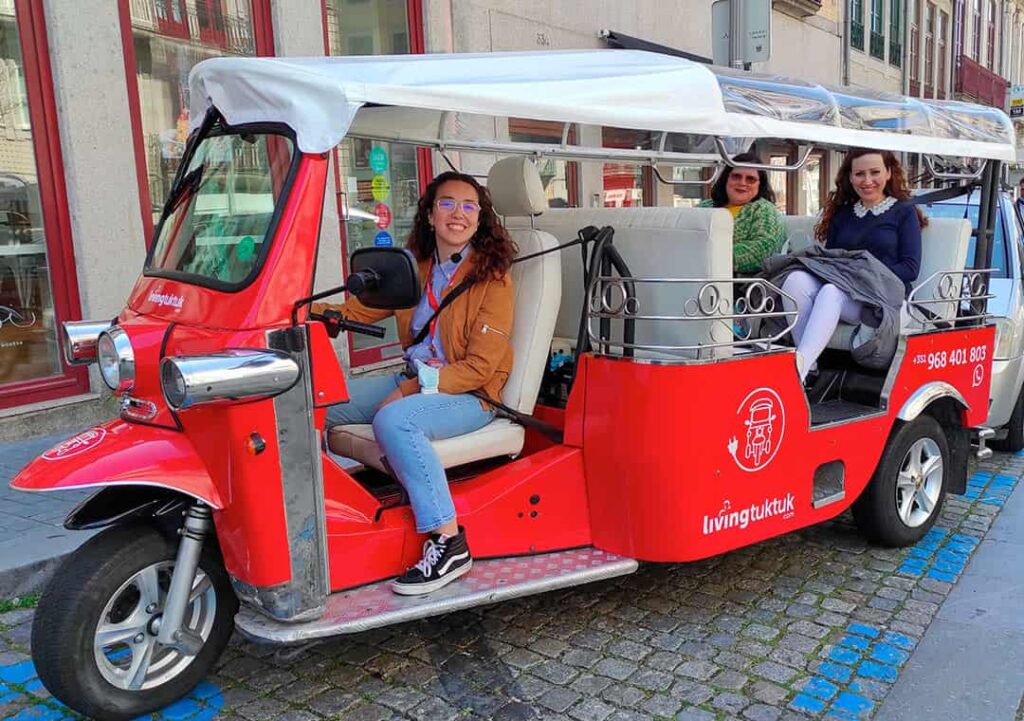 Đi xe tuk tuk tại Porto Bồ Đào Nha