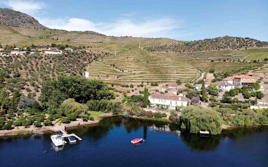 Sông Douro Bồ Đào Nha – Dòng sông “vàng” gắn với ngành sản xuất rượu vang