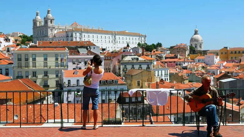 Di cư thúc đẩy dân số Bồ Đào Nha tăng trưởng