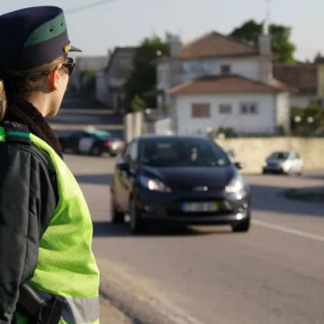 Người tham gia giao thông có thể bị phạt vì lái xe quá chậm ở Bồ Đào Nha?