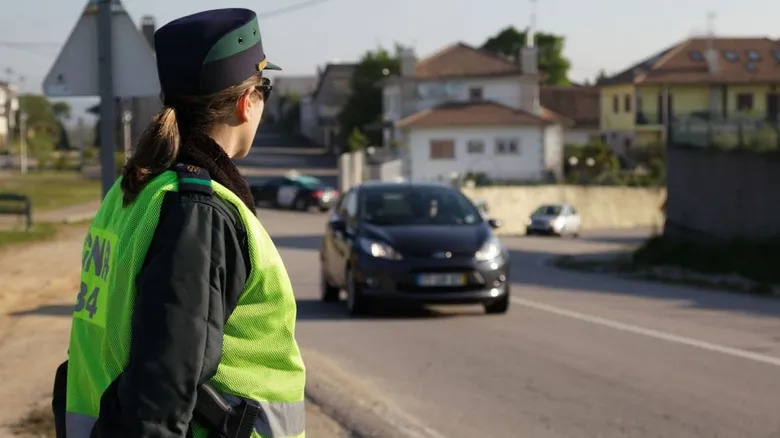 Người tham gia giao thông có thể bị phạt vì lái xe quá chậm ở Bồ Đào Nha?